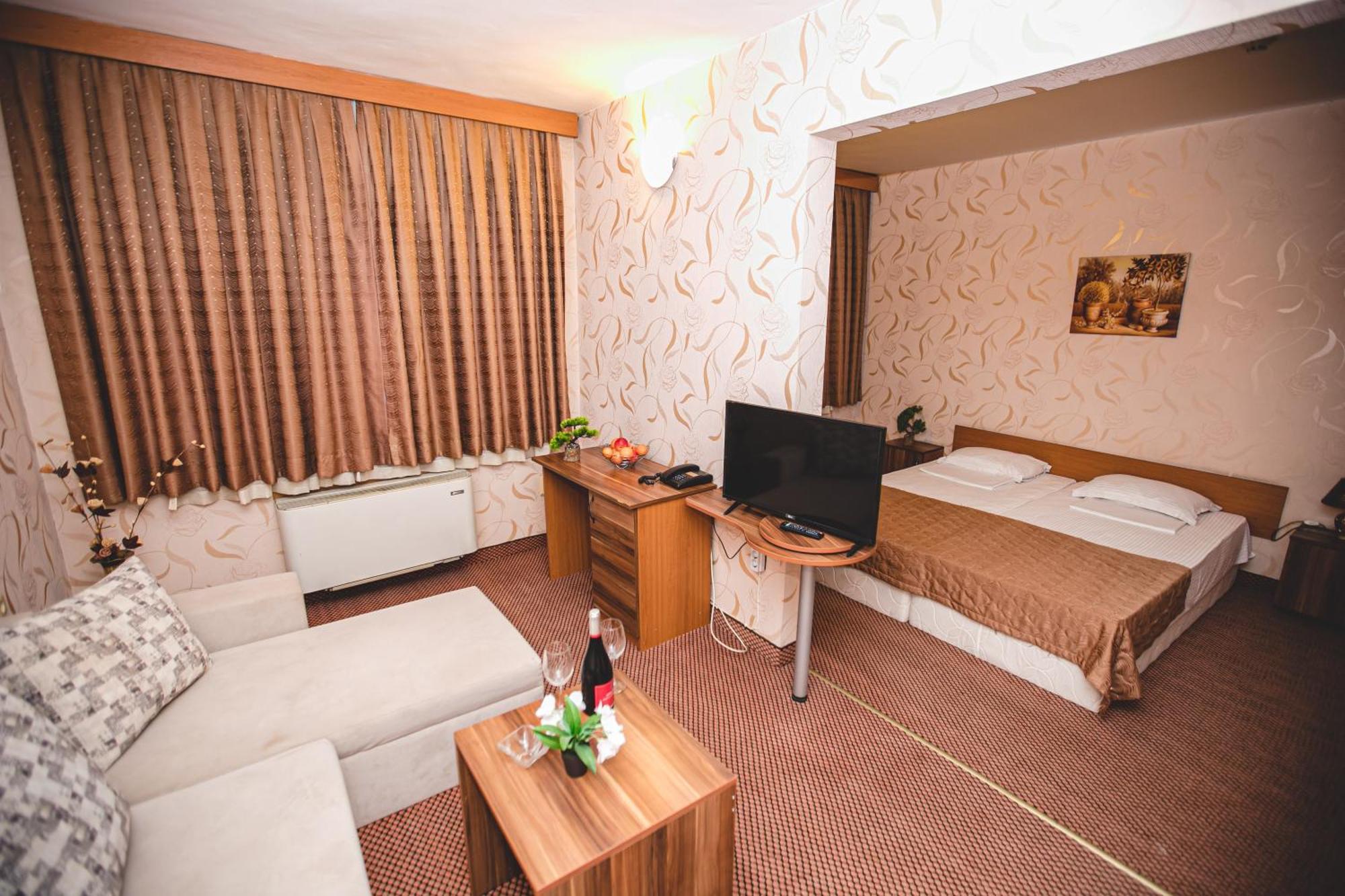 Rodopi Hotel Хасково Екстер'єр фото