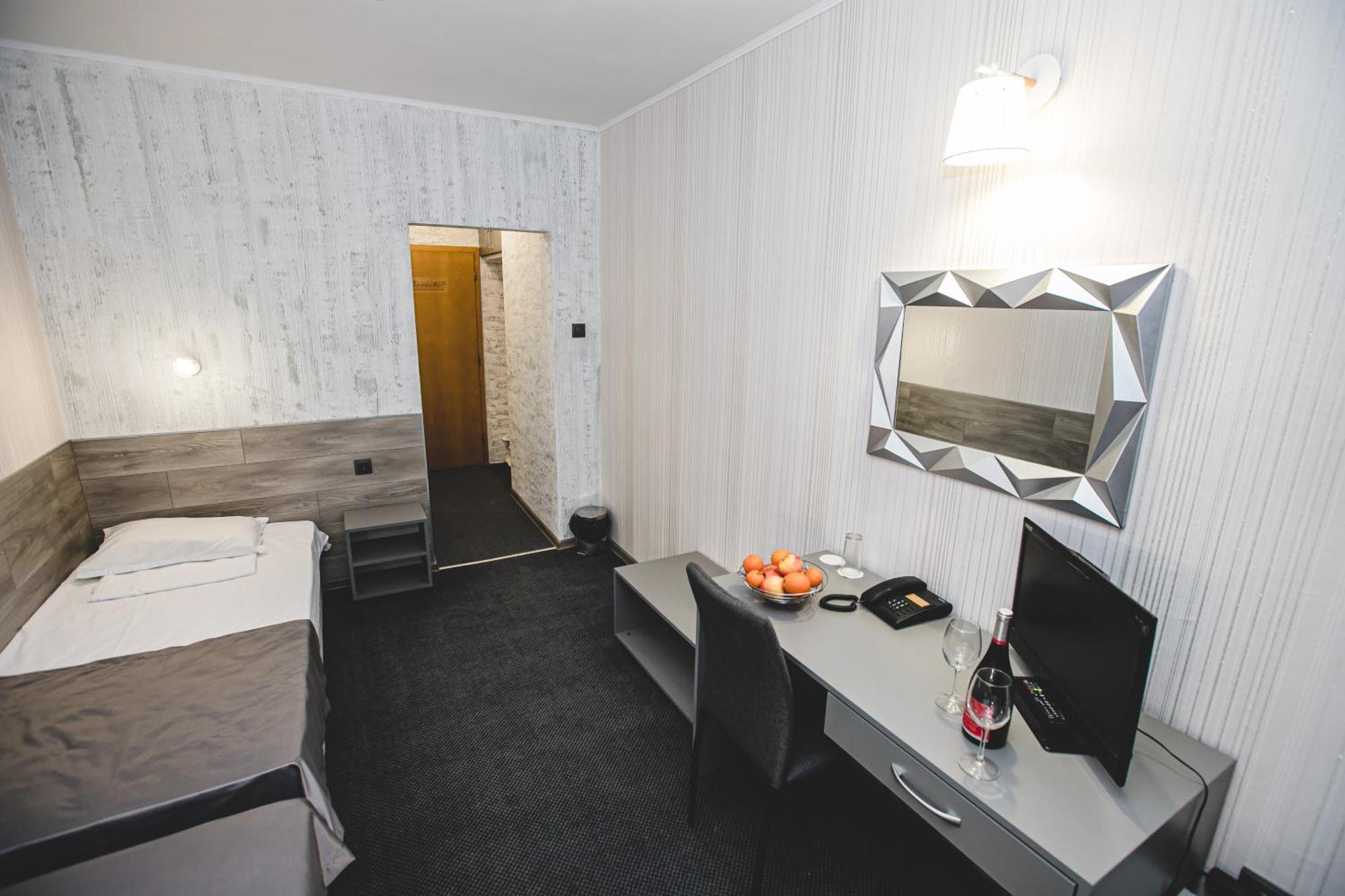 Rodopi Hotel Хасково Екстер'єр фото