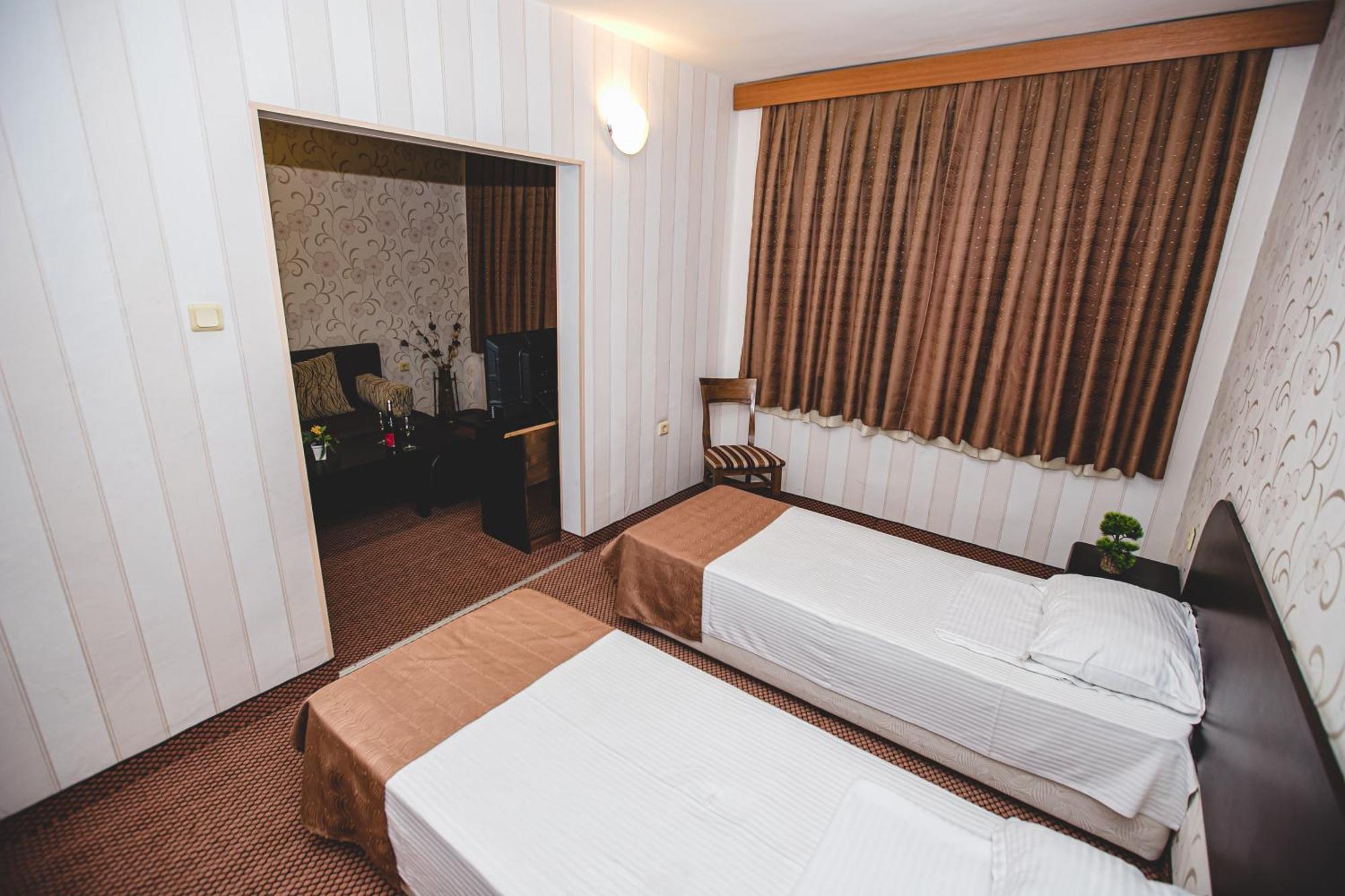 Rodopi Hotel Хасково Екстер'єр фото