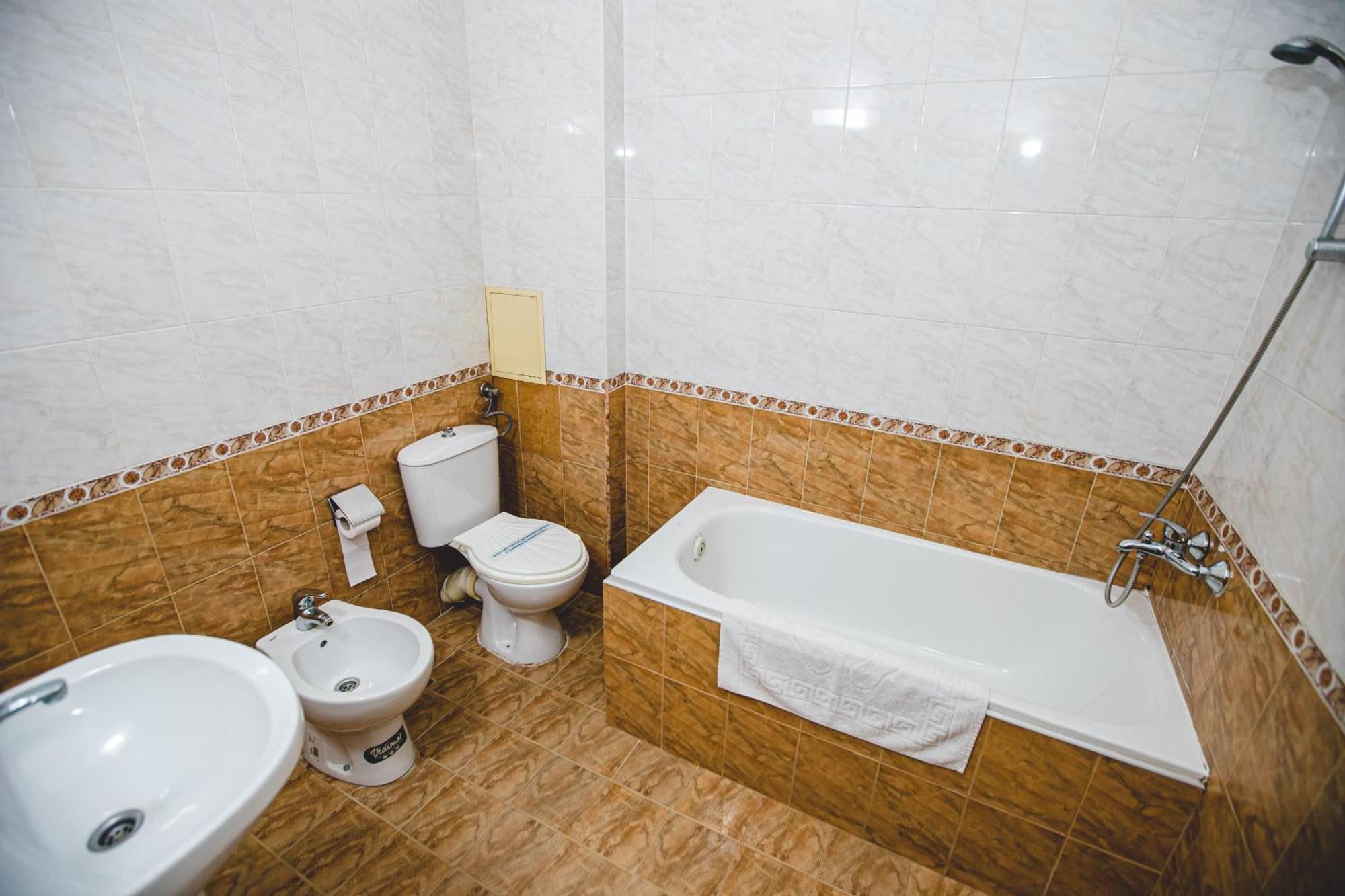 Rodopi Hotel Хасково Екстер'єр фото