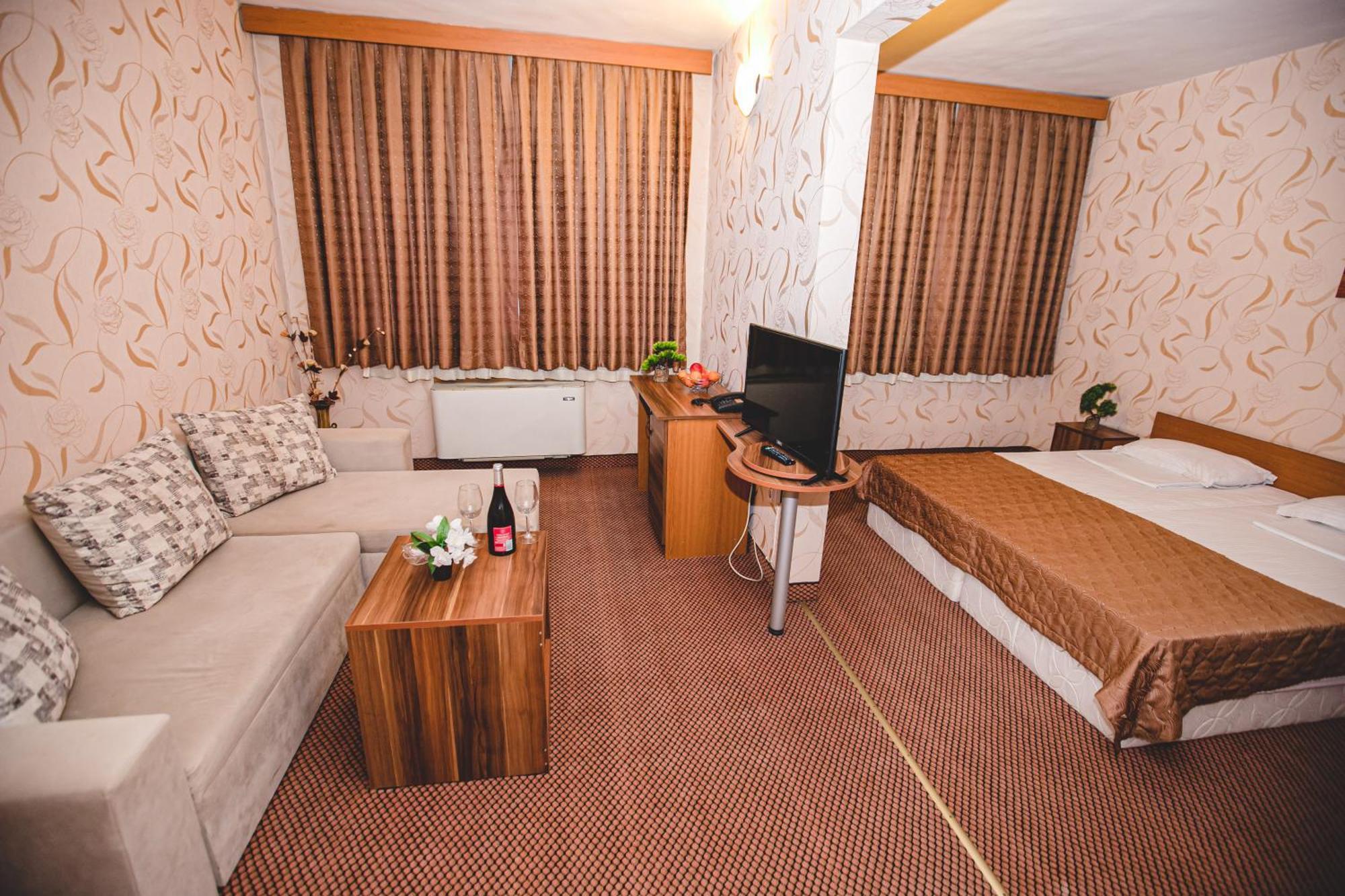 Rodopi Hotel Хасково Екстер'єр фото