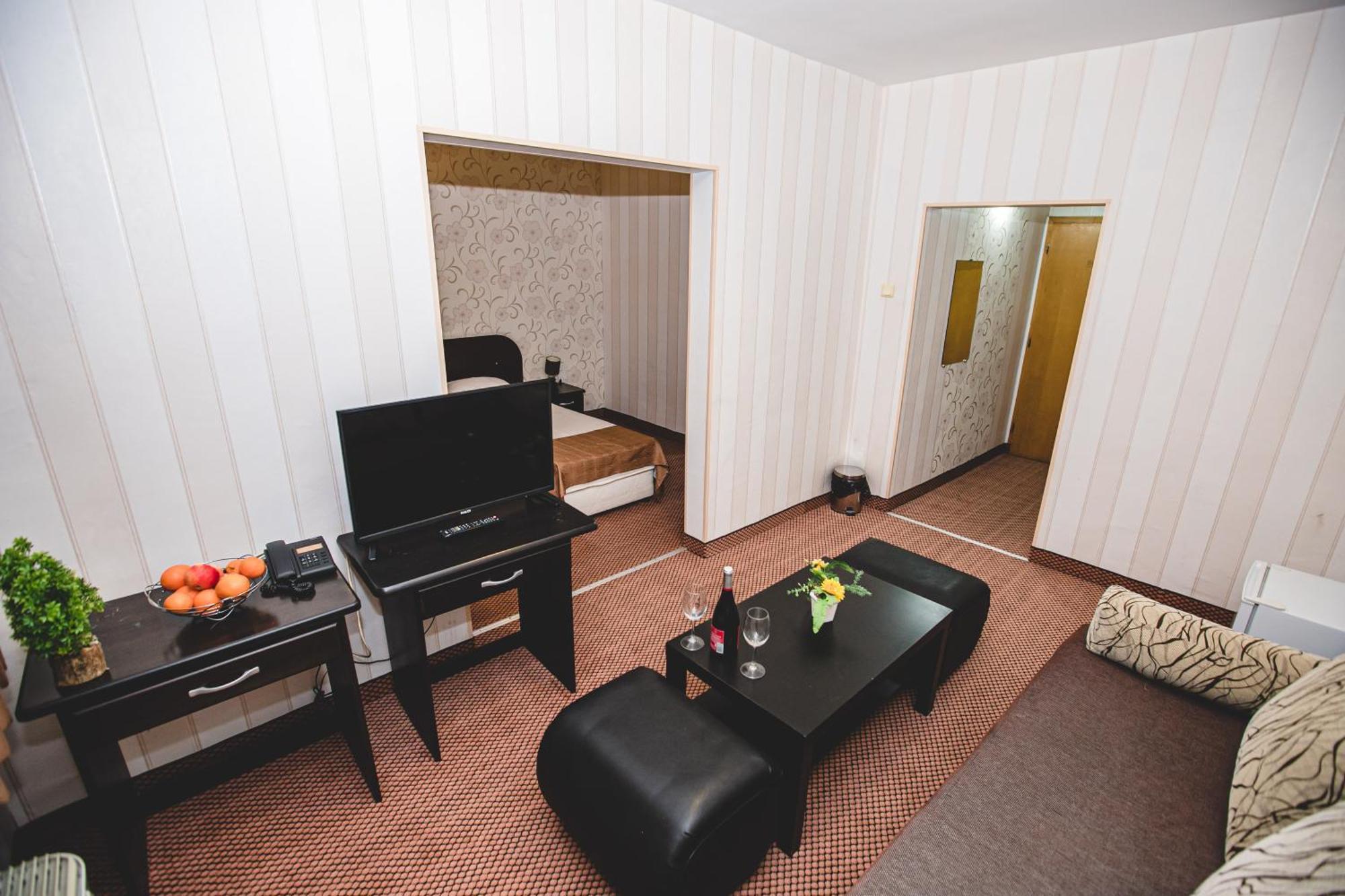 Rodopi Hotel Хасково Екстер'єр фото