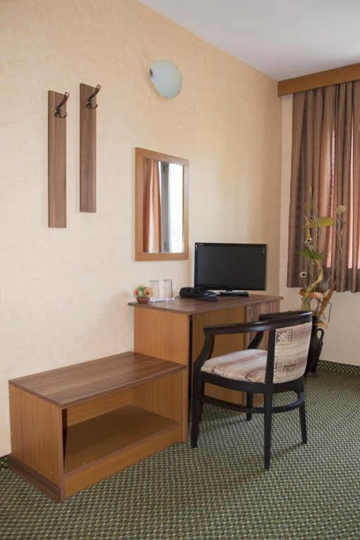 Rodopi Hotel Хасково Екстер'єр фото