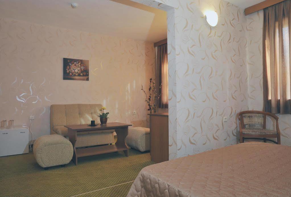 Rodopi Hotel Хасково Екстер'єр фото